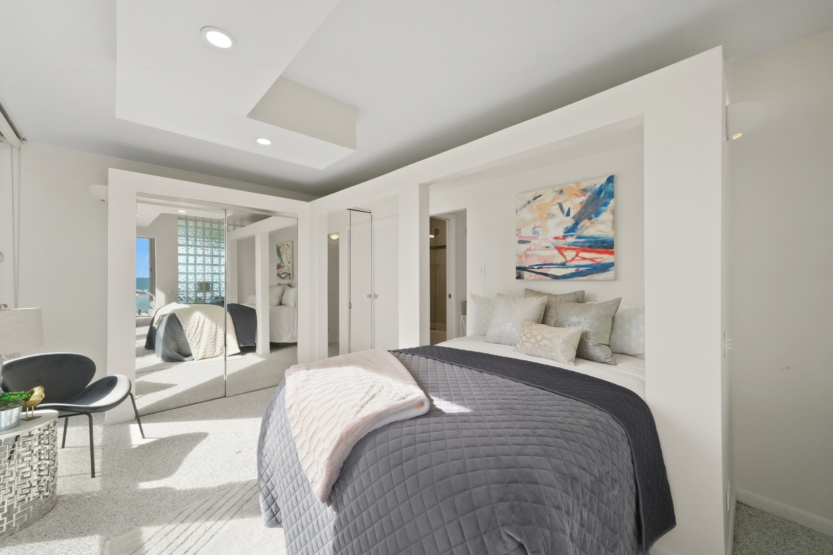 880 N LAKE SHORE Drive Unit: 22D