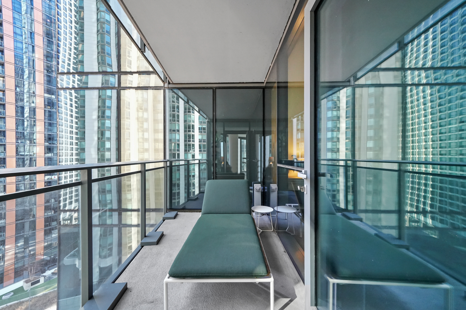 211 N Harbor Drive Unit: 1001