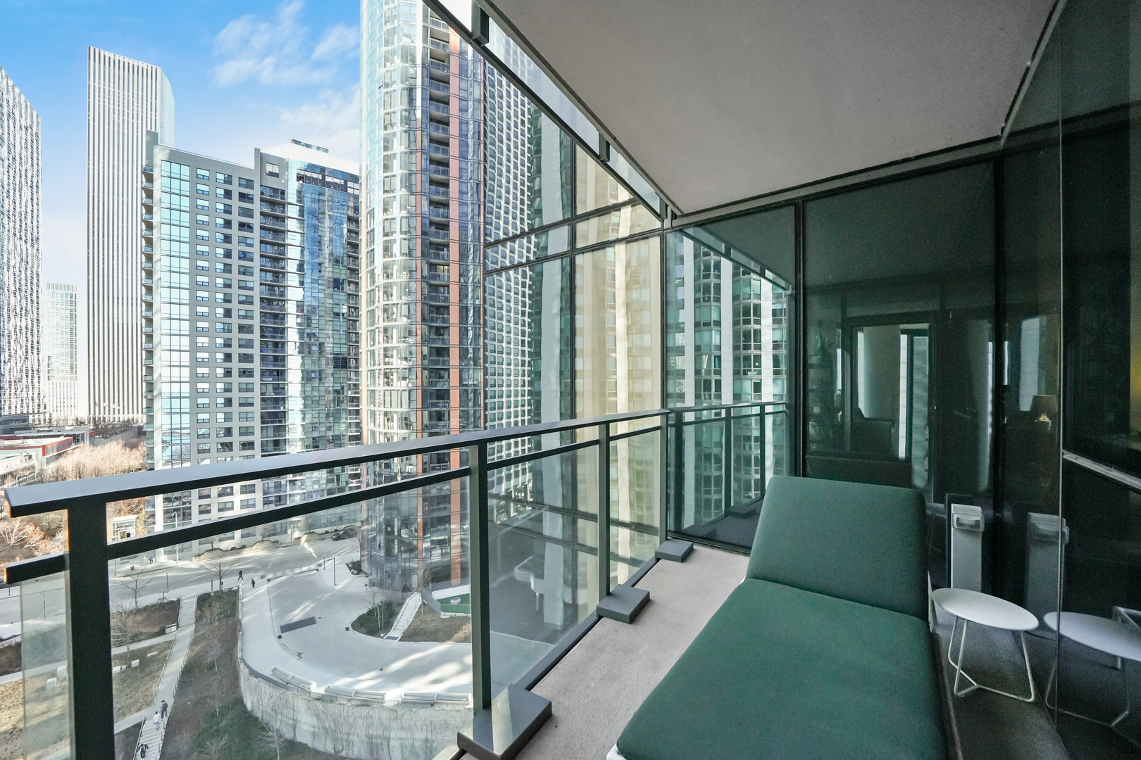 211 N Harbor Drive Unit: 1001