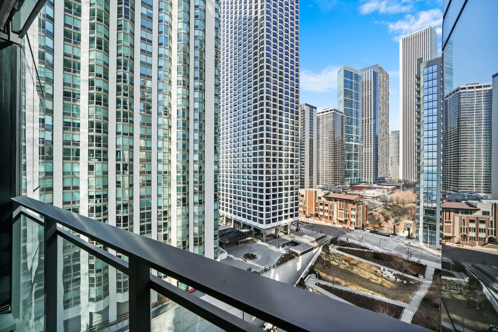 211 N Harbor Drive Unit: 1001
