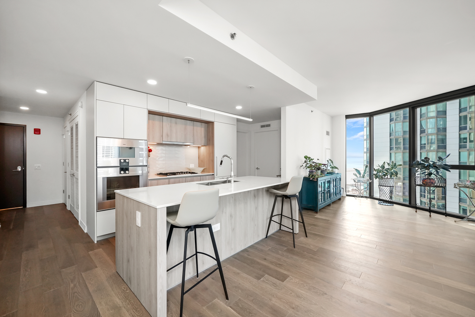 211 N Harbor Drive Unit: 1001