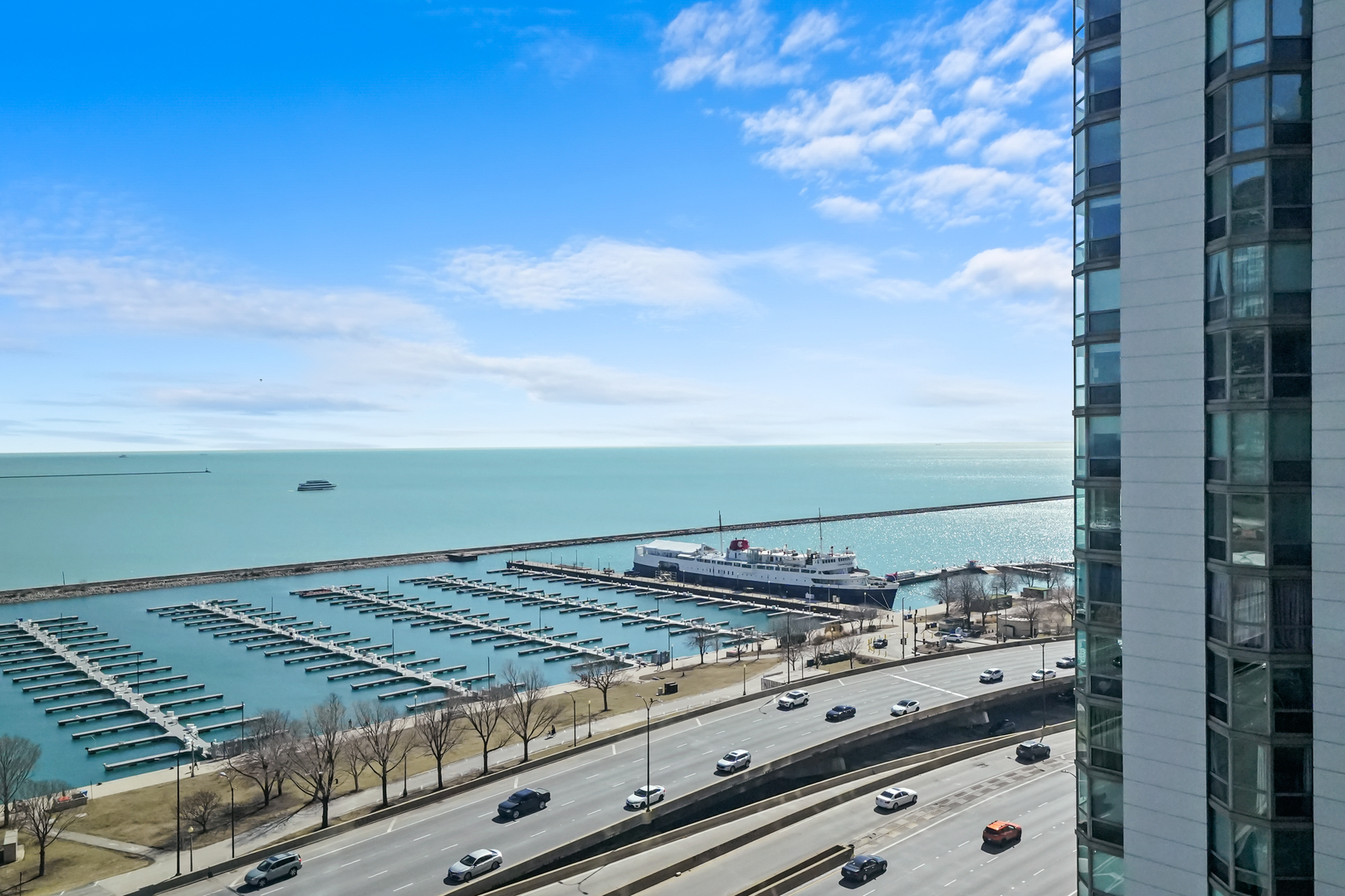 211 N Harbor Drive Unit: 1001