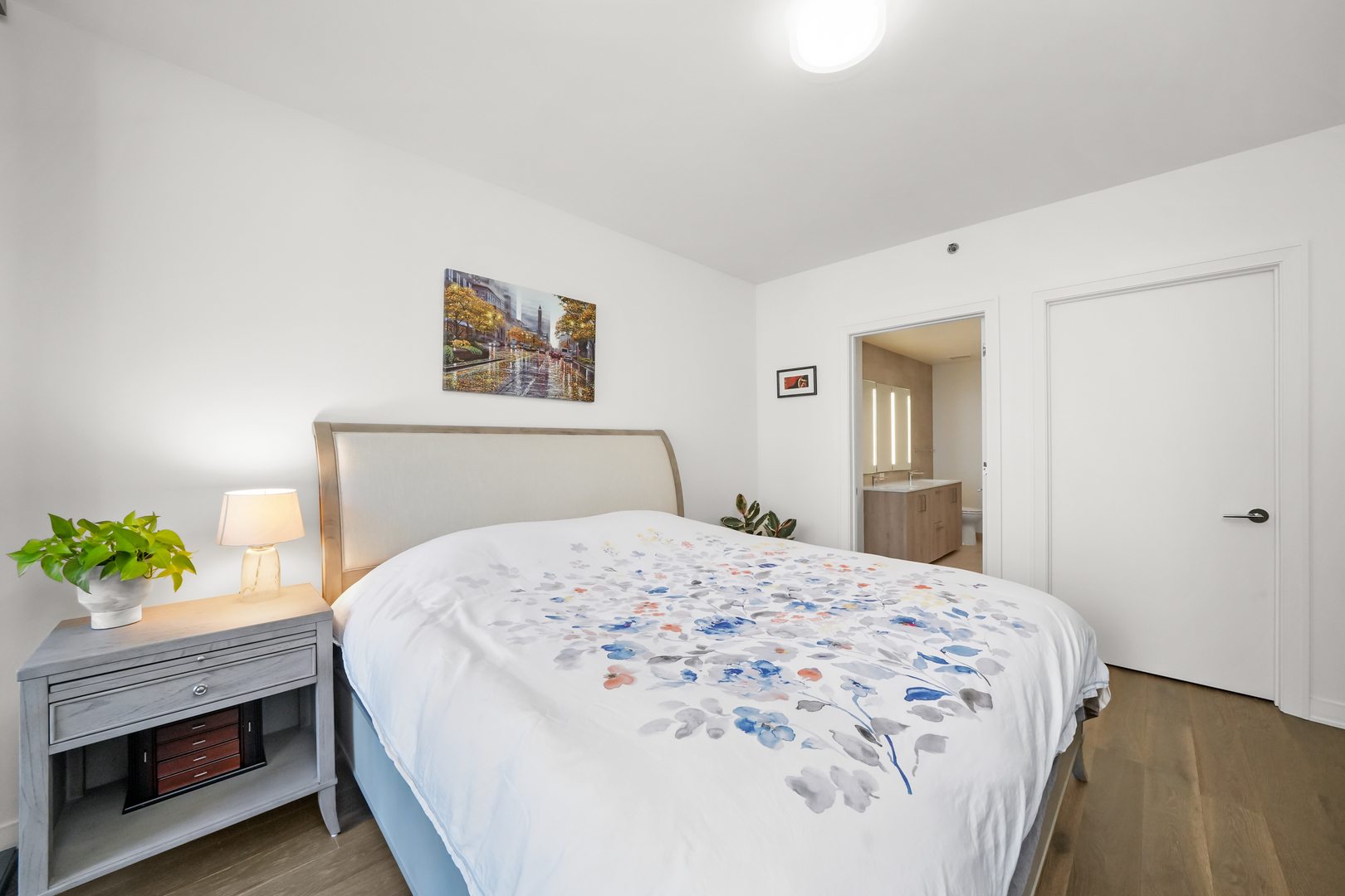 211 N Harbor Drive Unit: 1001