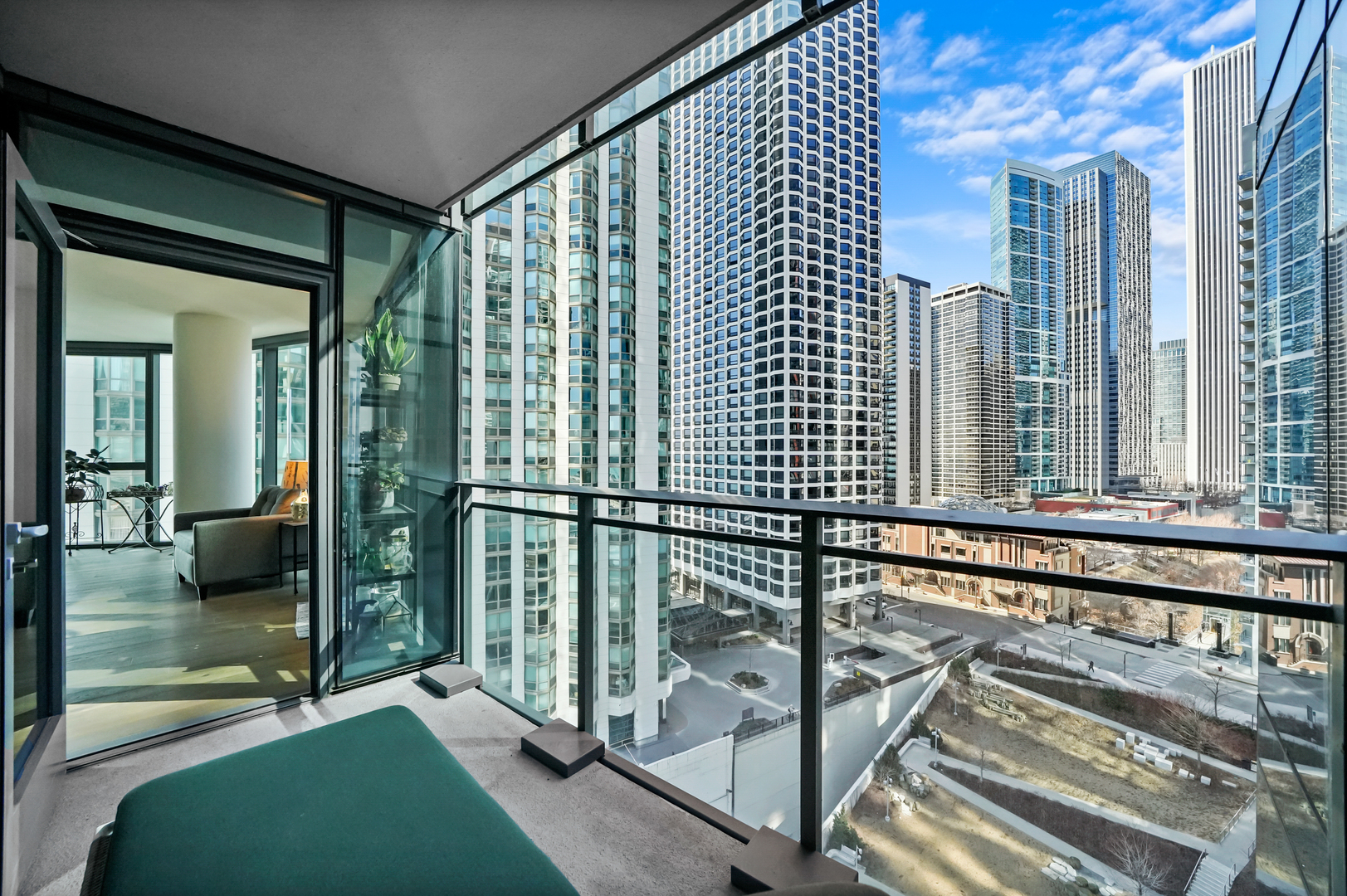 211 N Harbor Drive Unit: 1001