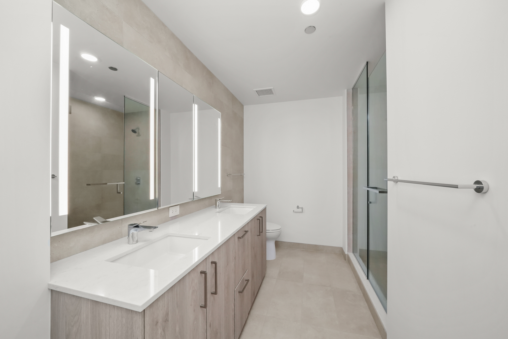211 N Harbor Drive Unit: 1001