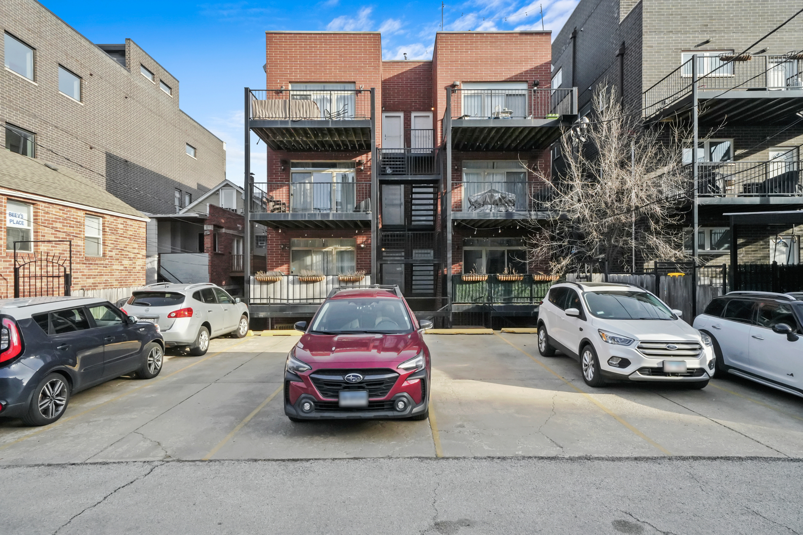 1421 W WALTON Avenue Unit: 2W