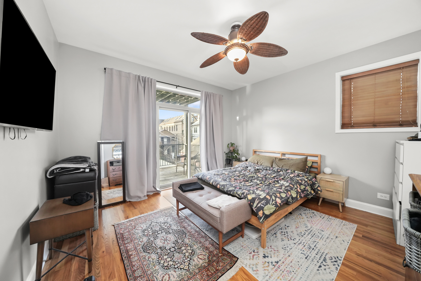 1421 W WALTON Avenue Unit: 2W