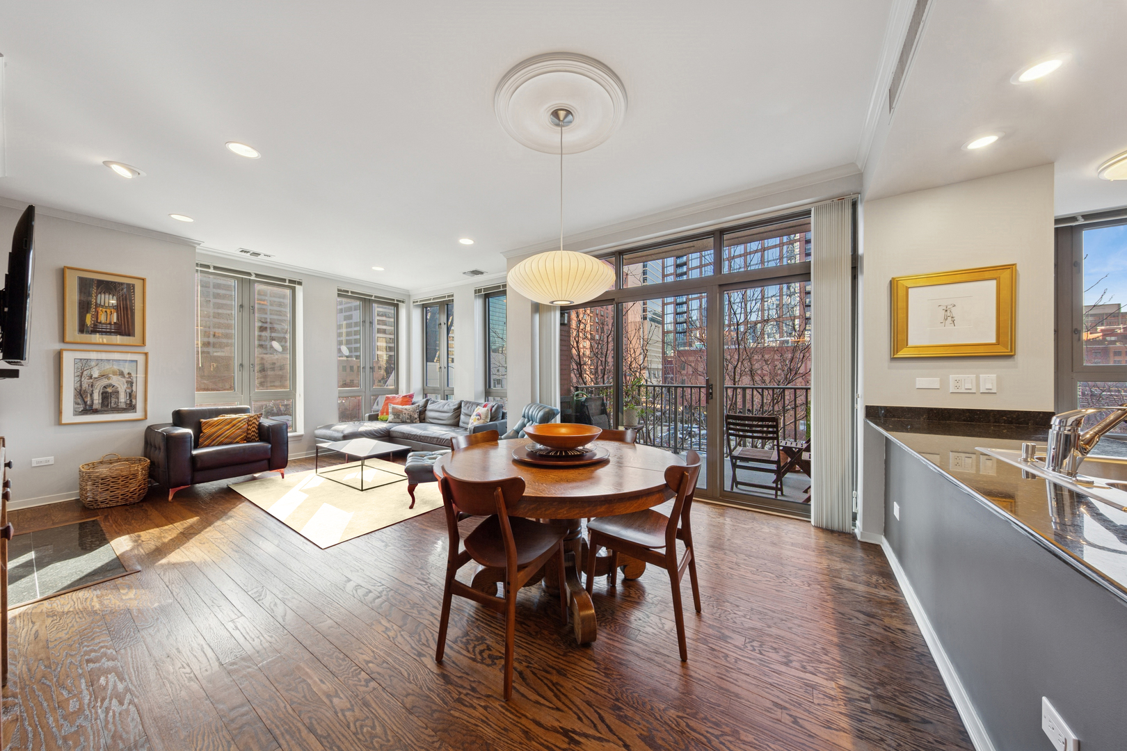 400 N Clinton Street Unit: 403