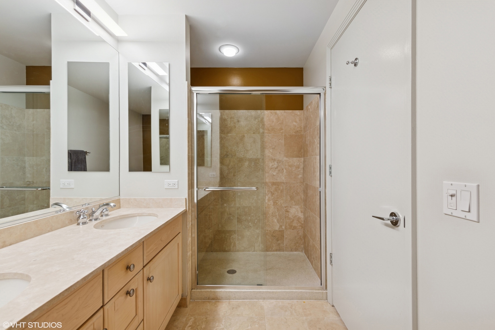 400 N Clinton Street Unit: 403