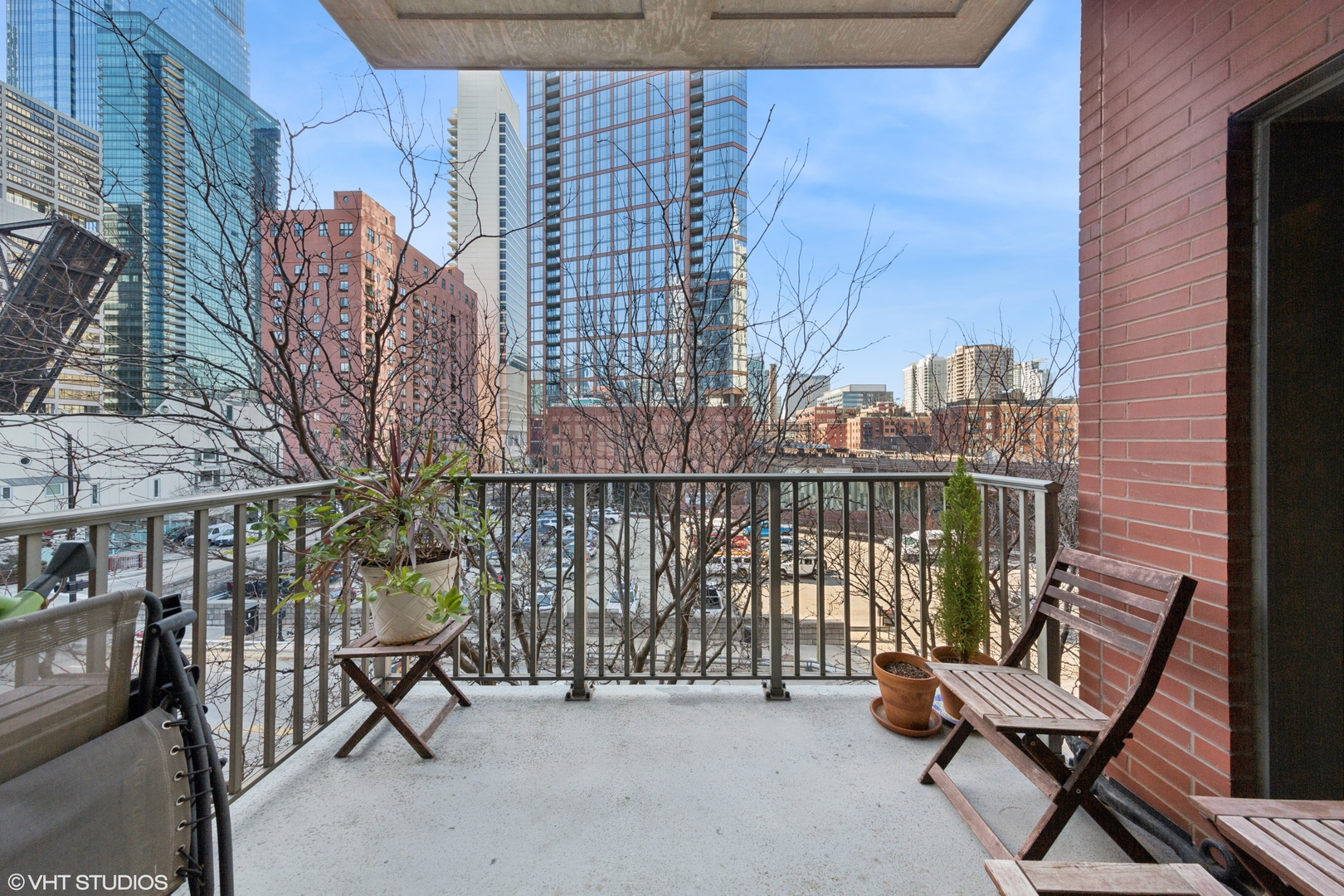 400 N Clinton Street Unit: 403