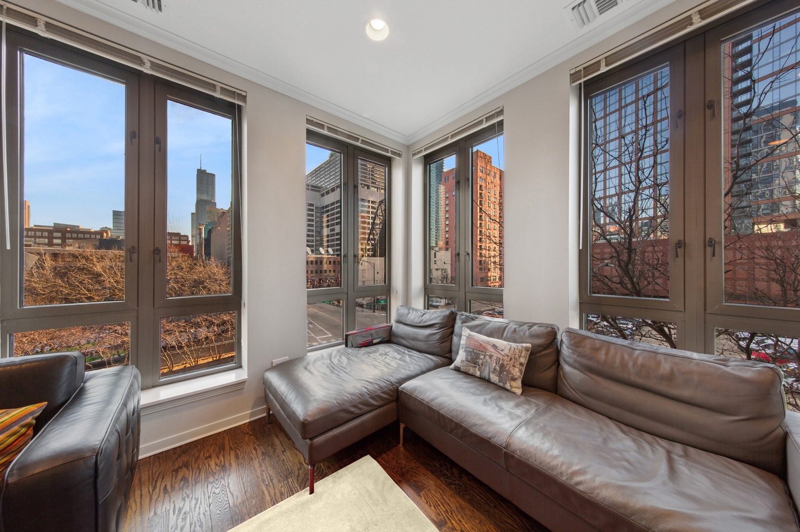 400 N Clinton Street Unit: 403