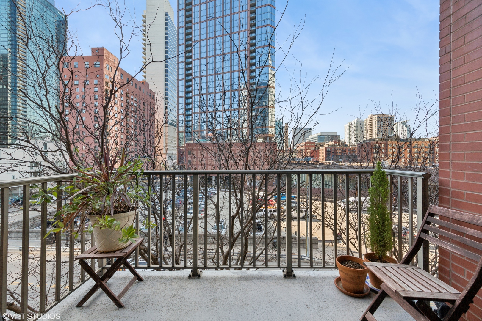 400 N Clinton Street Unit: 403