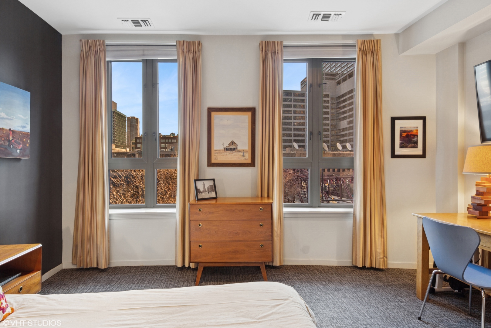 400 N Clinton Street Unit: 403