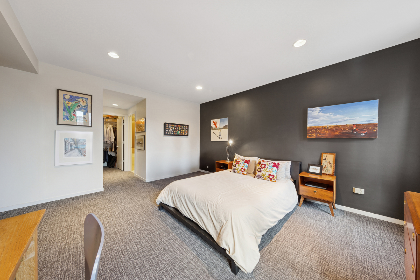 400 N Clinton Street Unit: 403