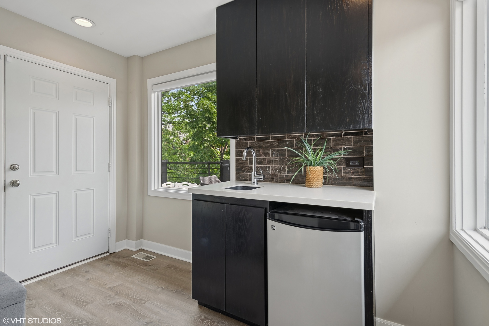 2038 W Willow Street Unit: D