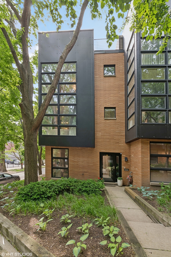 2038 W Willow Street Unit: D