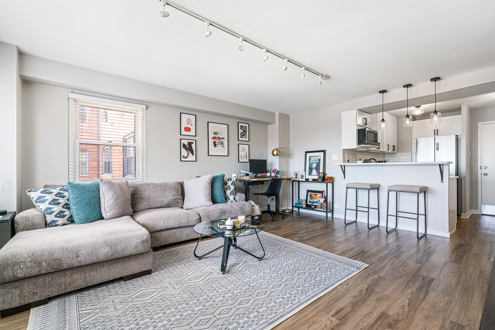 2909 N SHERIDAN Road Unit: 912