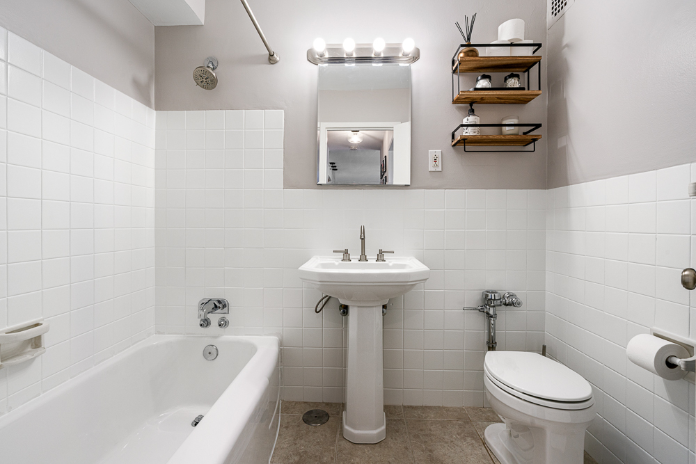 2909 N SHERIDAN Road Unit: 912