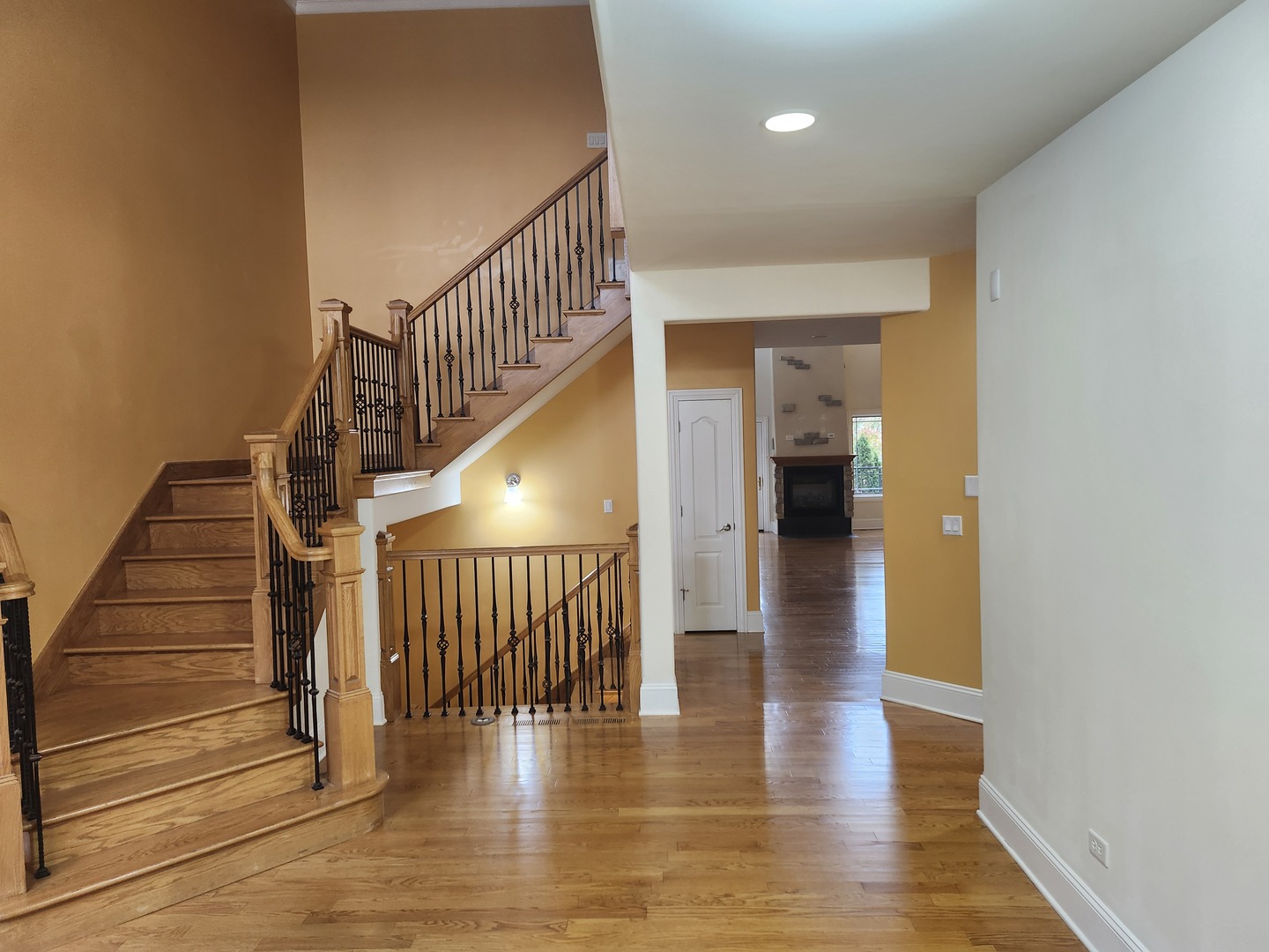 16W305 Shadow Creek Drive Unit: 305