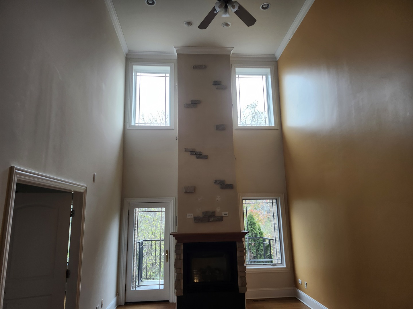 16W305 Shadow Creek Drive Unit: 305