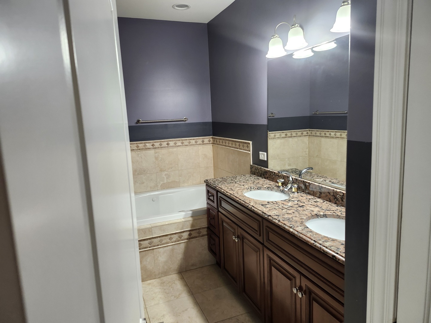 16W305 Shadow Creek Drive Unit: 305