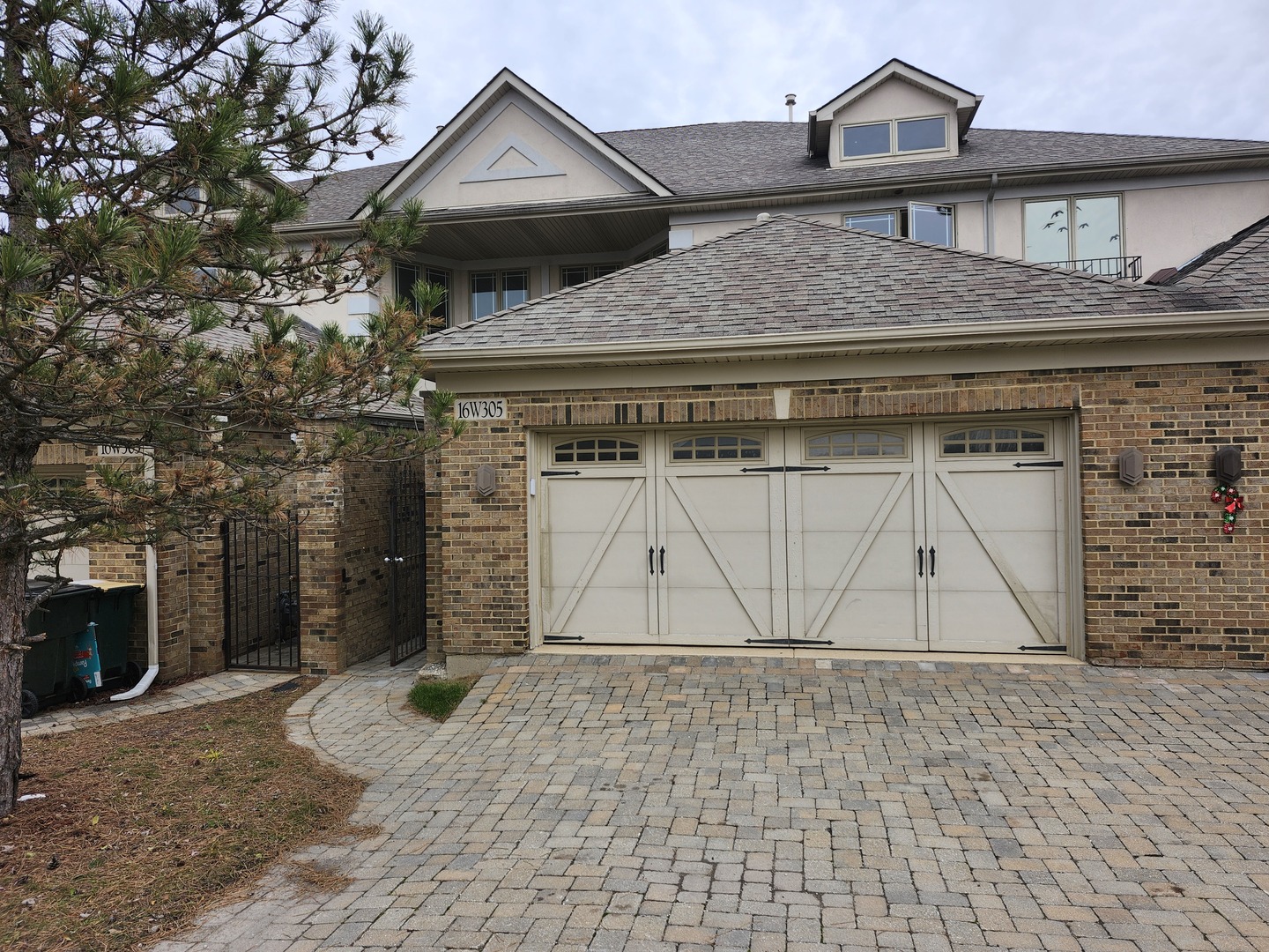 16W305 Shadow Creek Drive Unit: 305