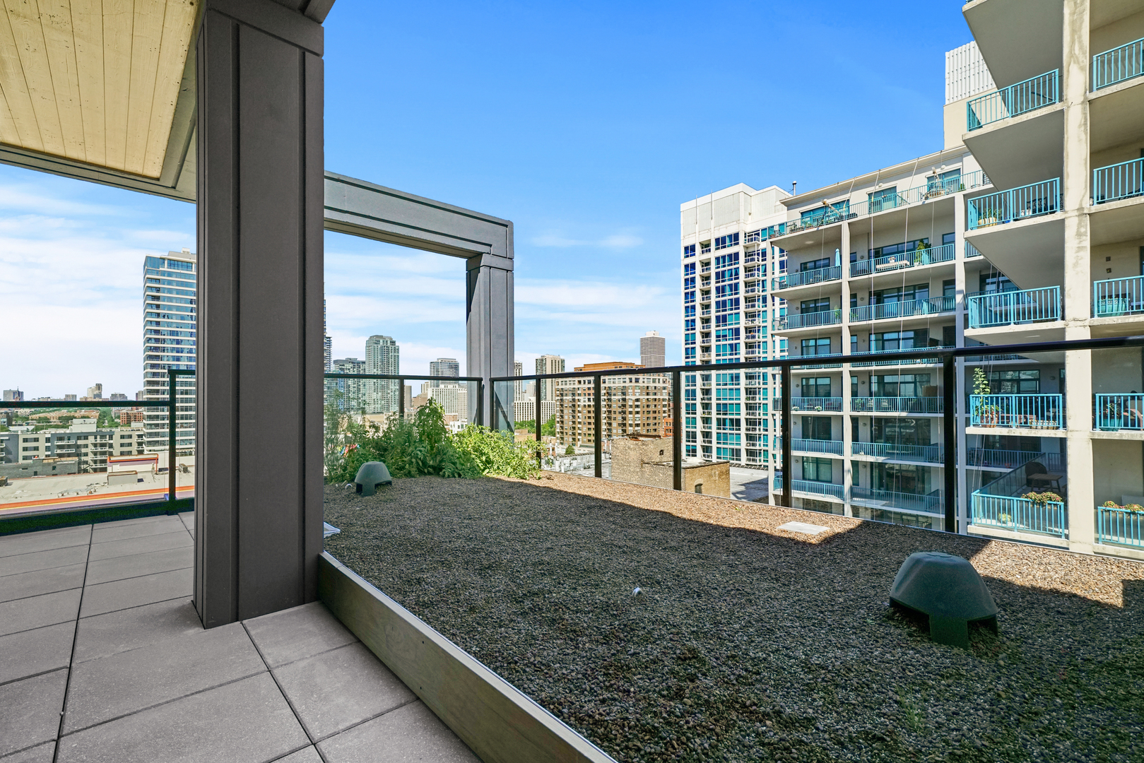 366 W Superior Street Unit: 303