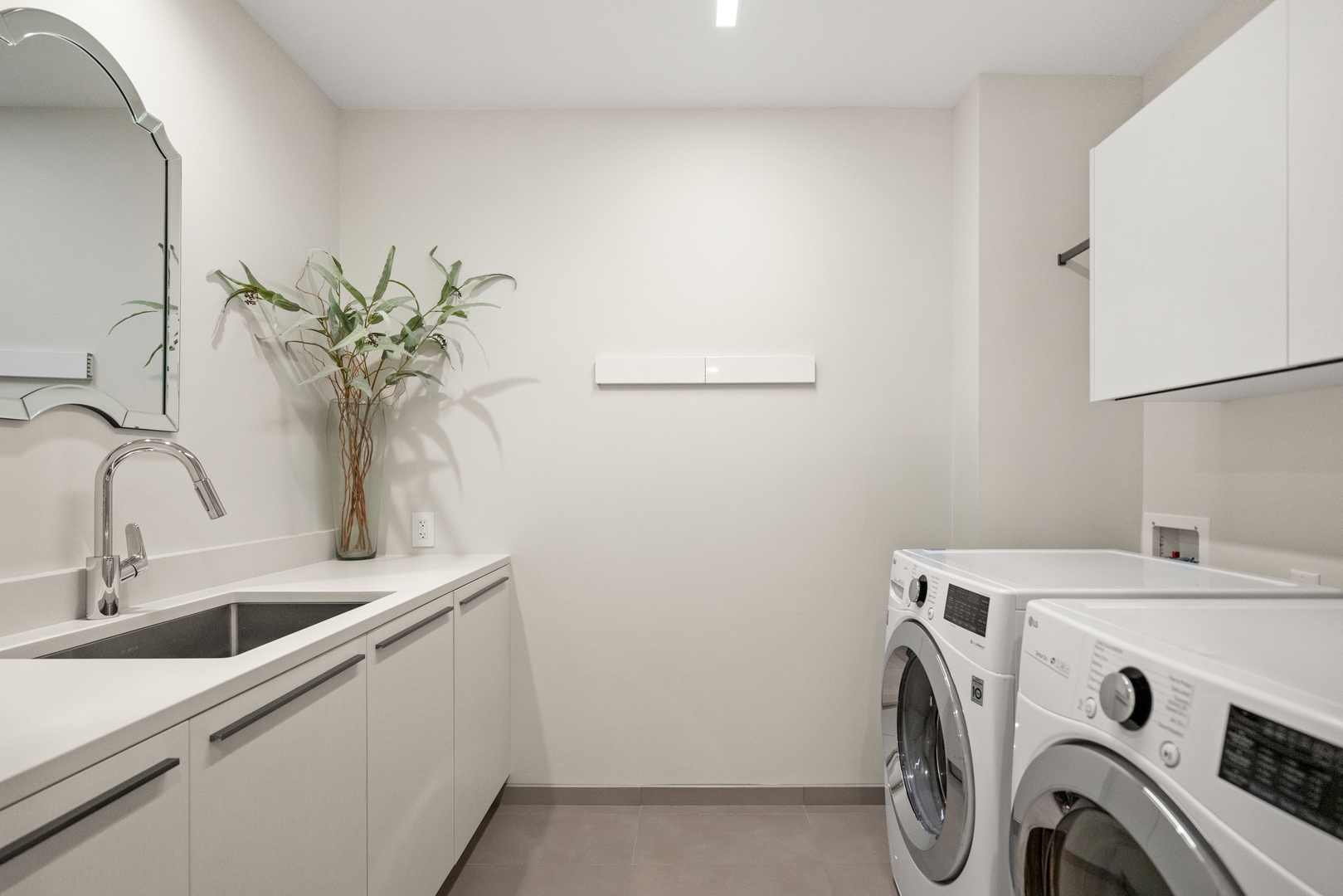366 W Superior Street Unit: 303