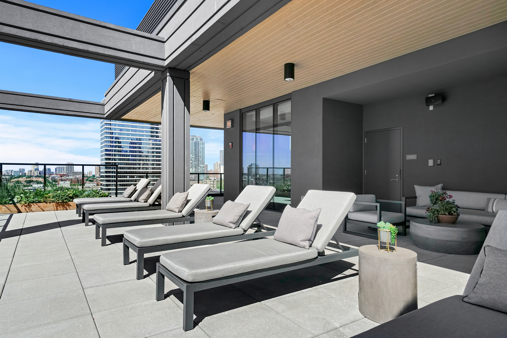 366 W Superior Street Unit: 303