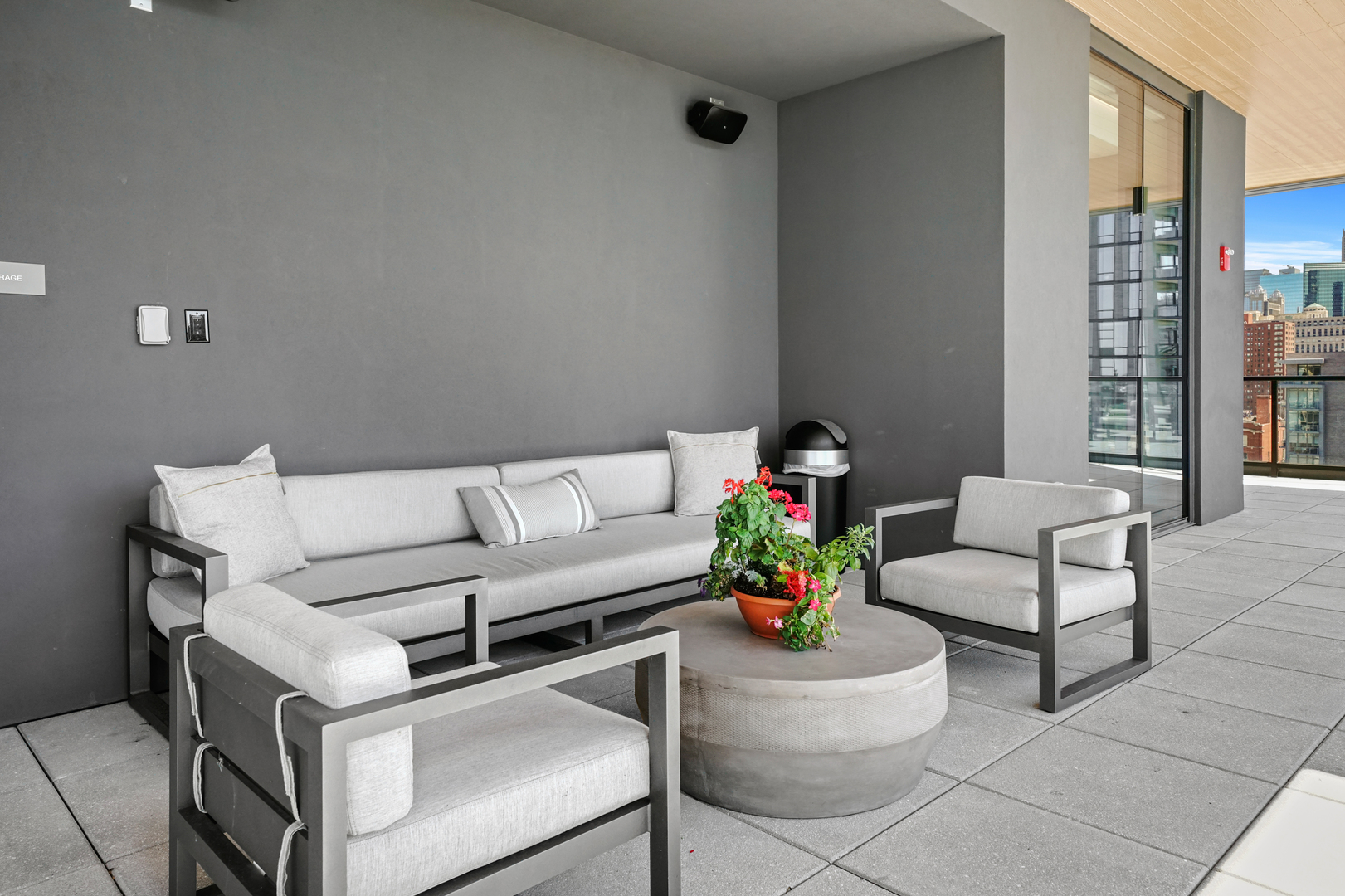 366 W Superior Street Unit: 303