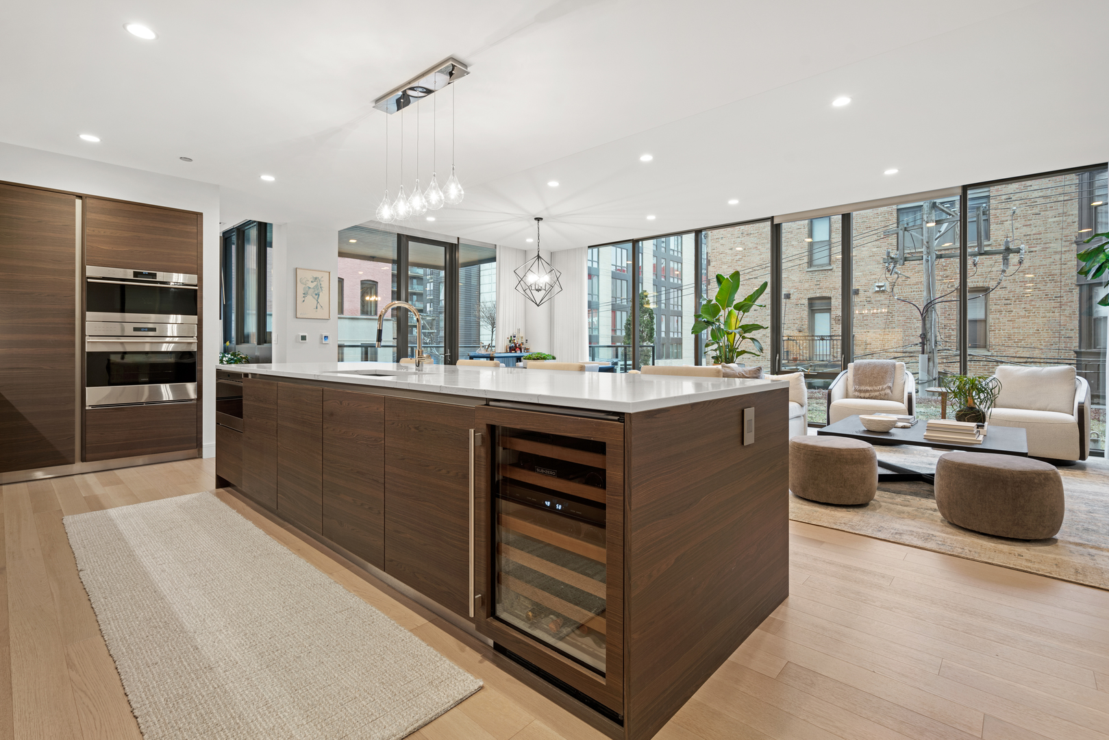366 W Superior Street Unit: 303