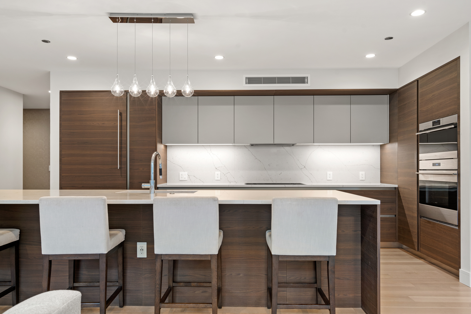 366 W Superior Street Unit: 303