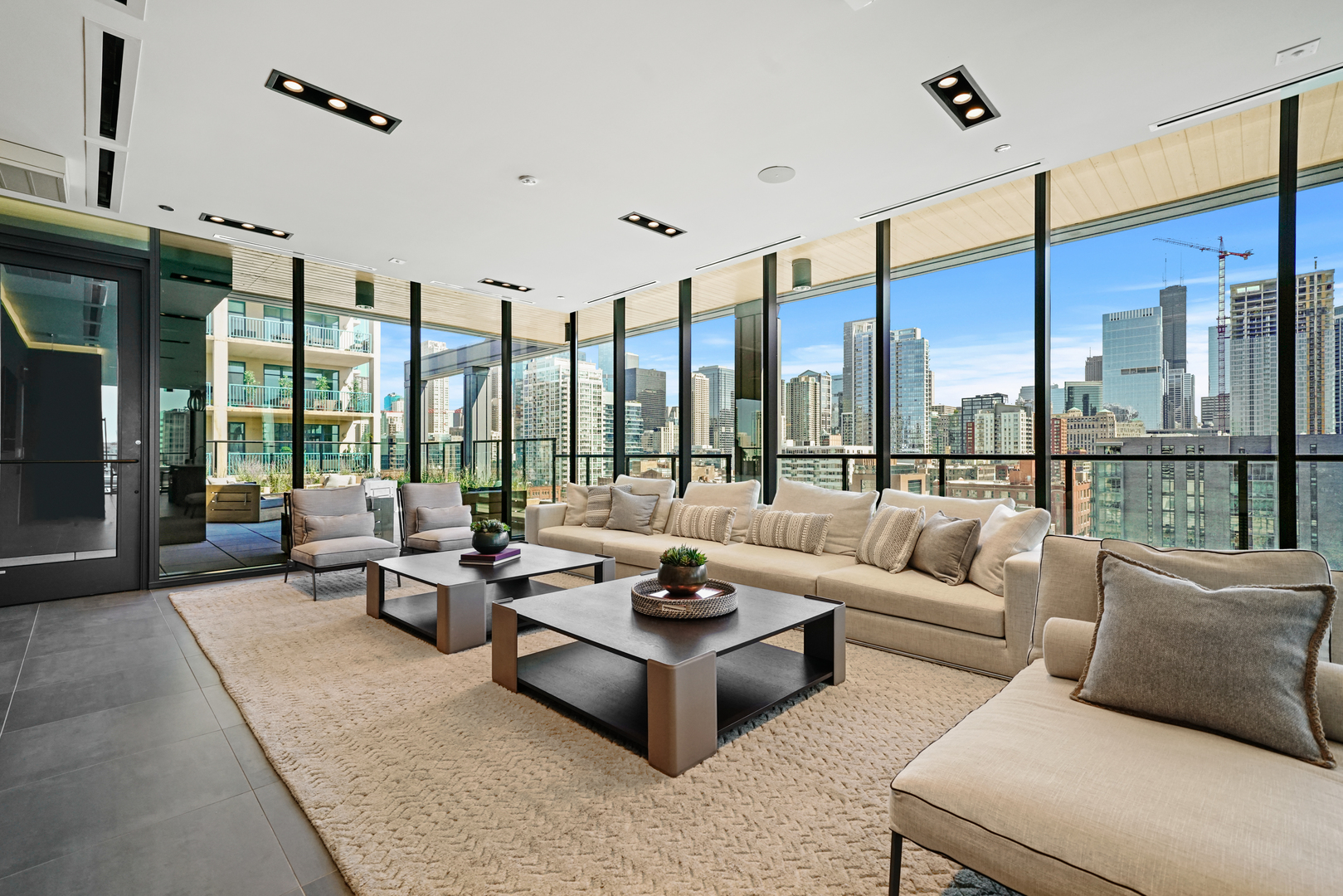 366 W Superior Street Unit: 303