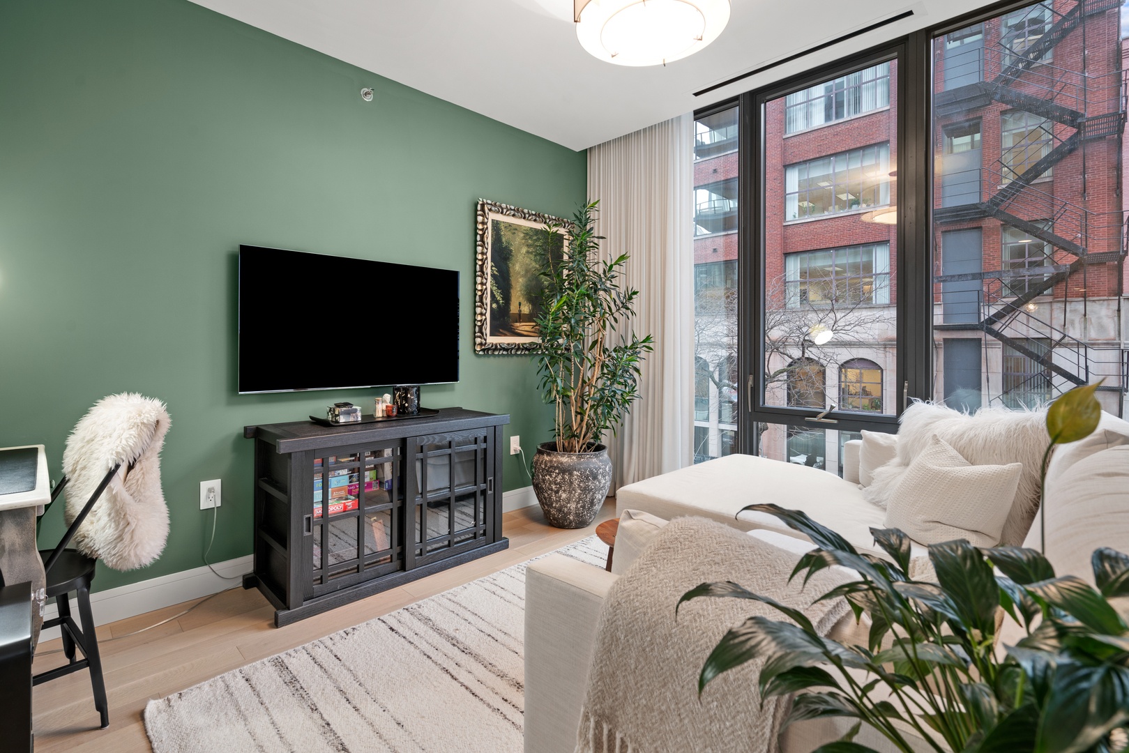 366 W Superior Street Unit: 303