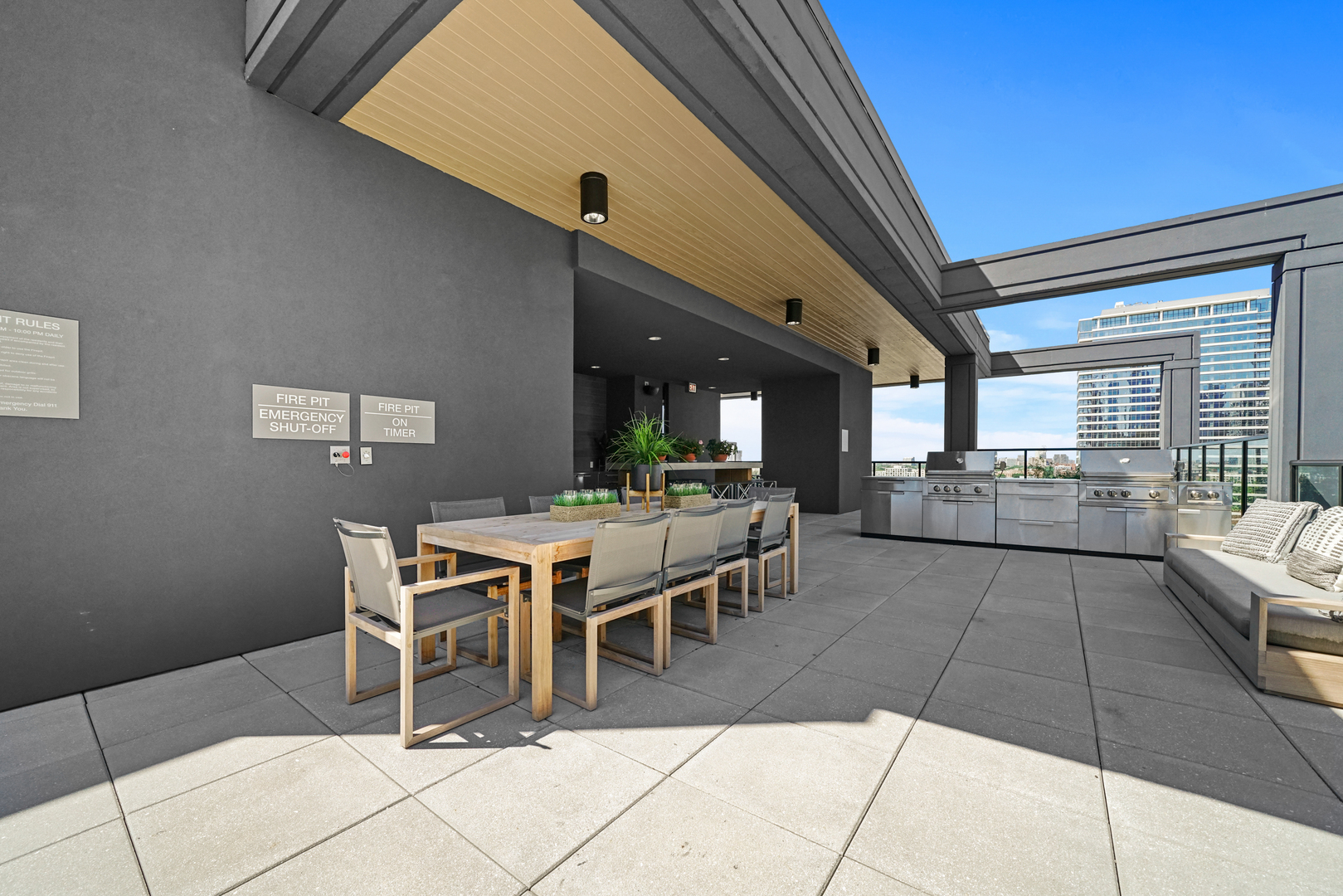 366 W Superior Street Unit: 303