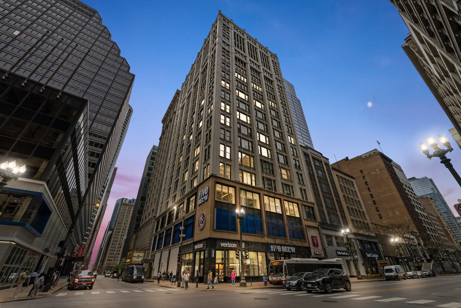 8 W Monroe Street Unit: 1109