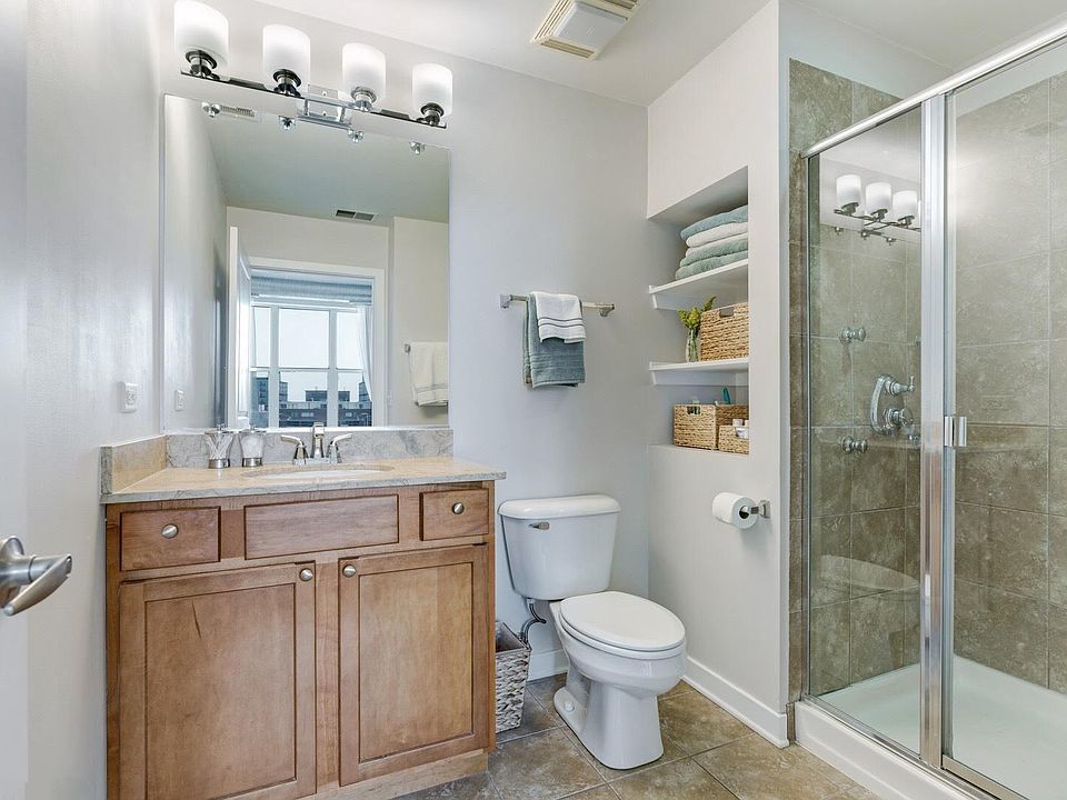 1228 W MONROE Street Unit: 501