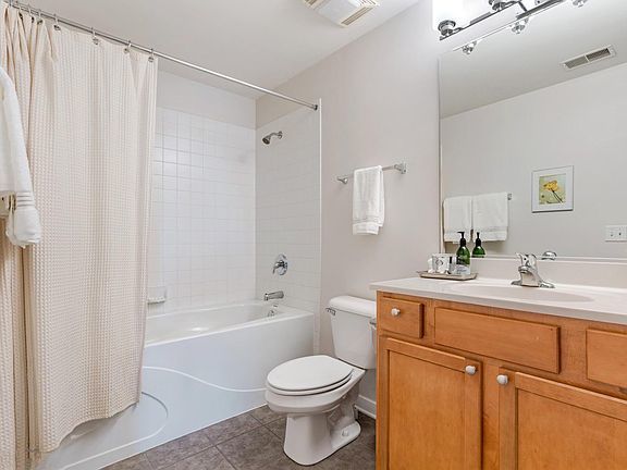 1228 W MONROE Street Unit: 501