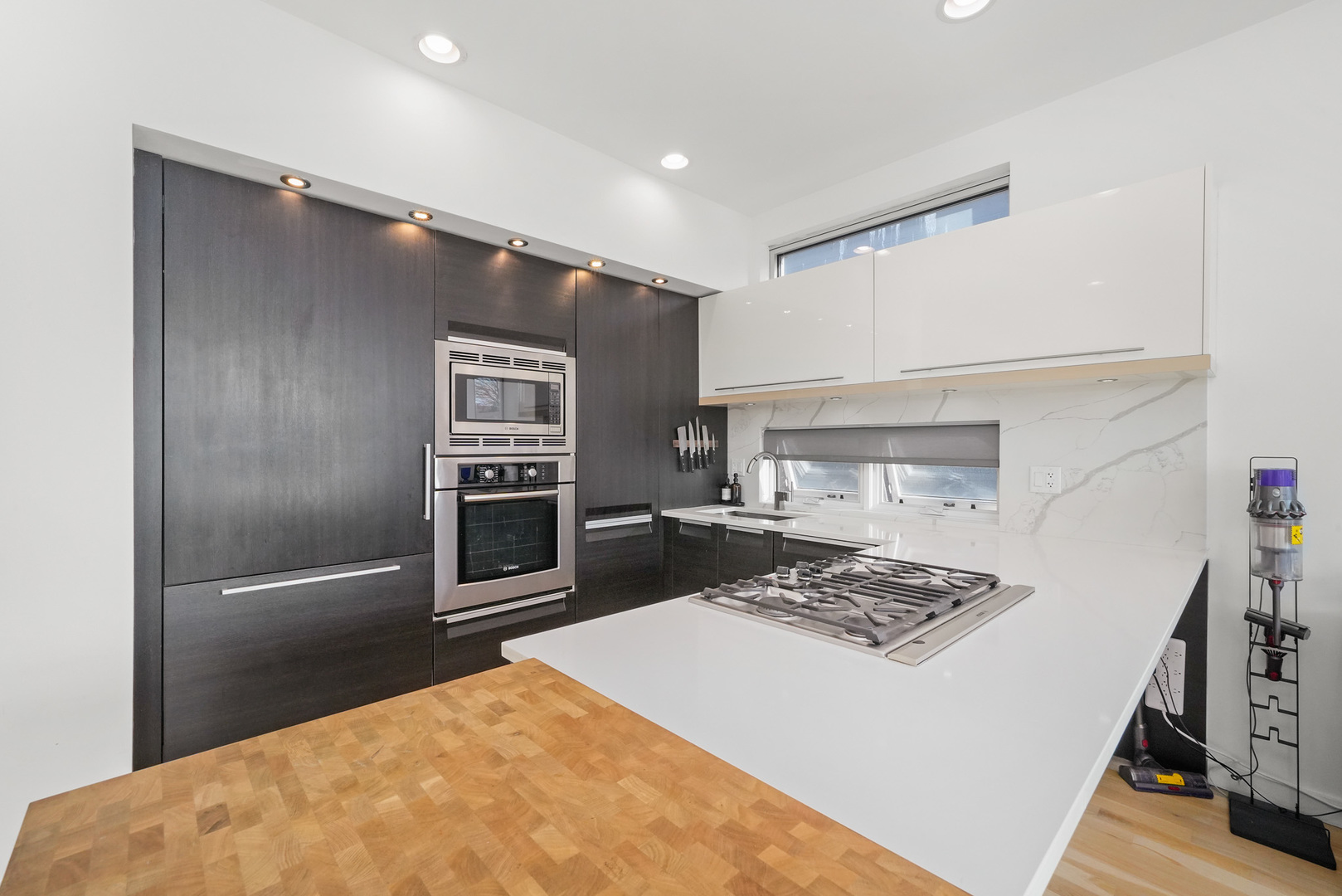 879 N Marshfield Avenue Unit: 3