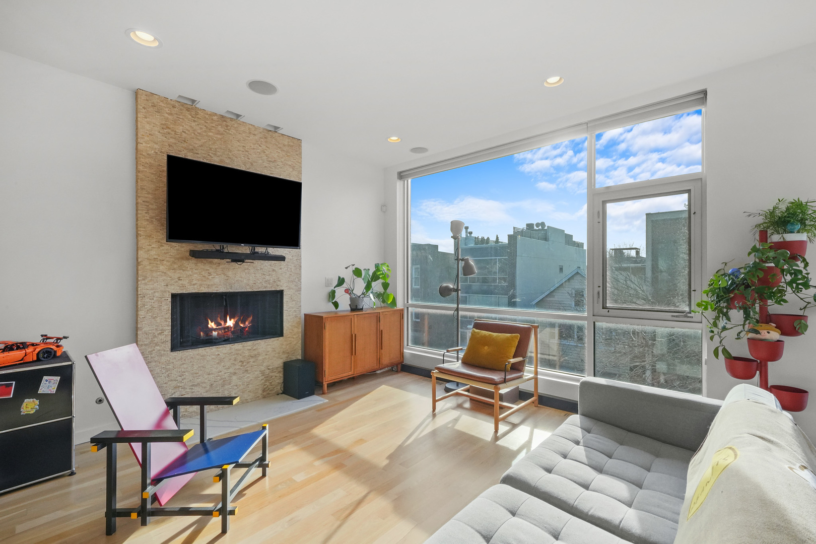879 N Marshfield Avenue Unit: 3