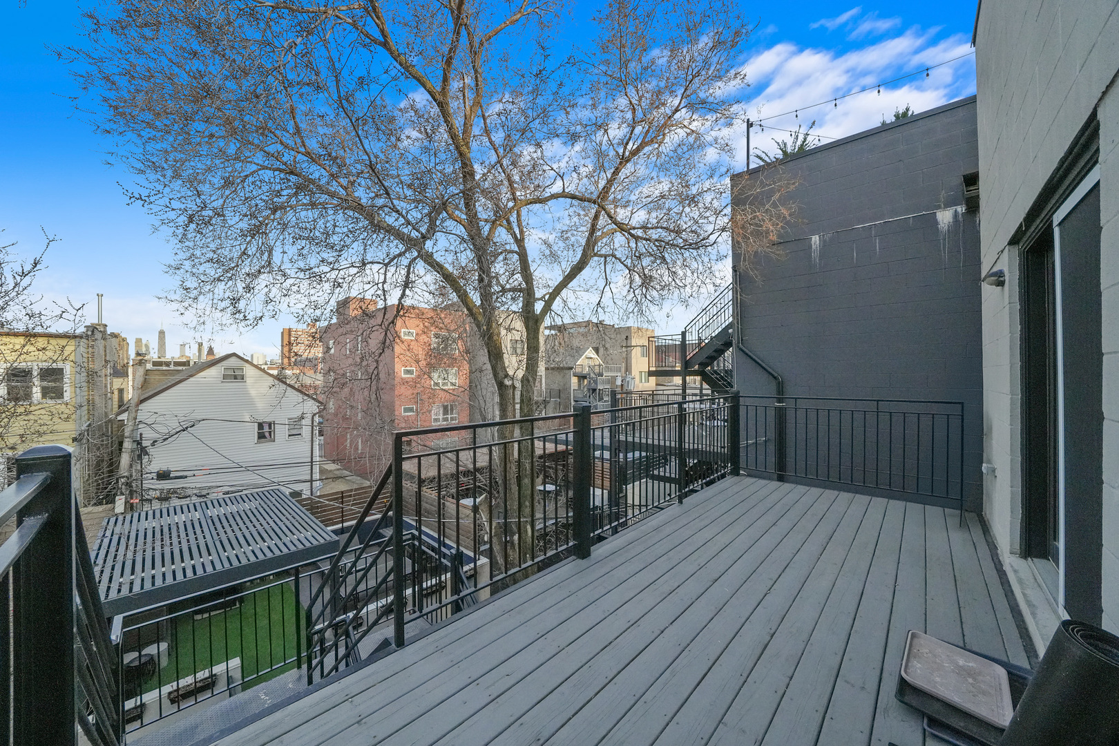 879 N Marshfield Avenue Unit: 3