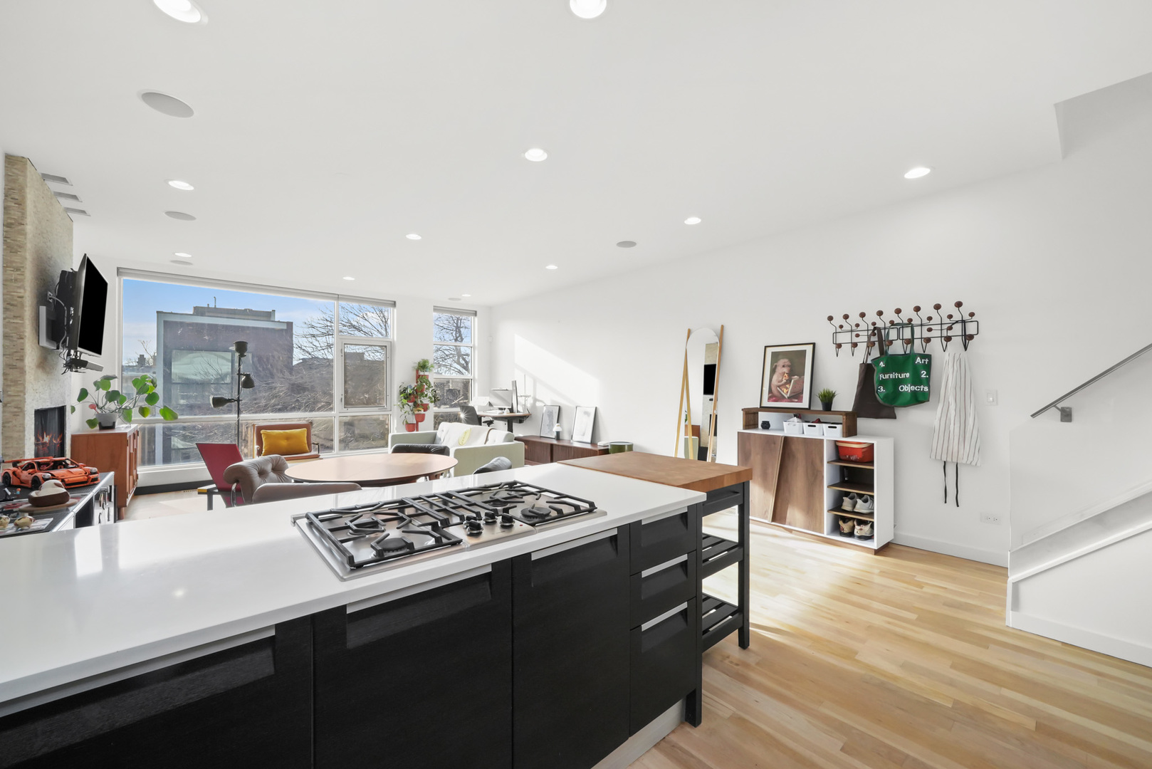 879 N Marshfield Avenue Unit: 3