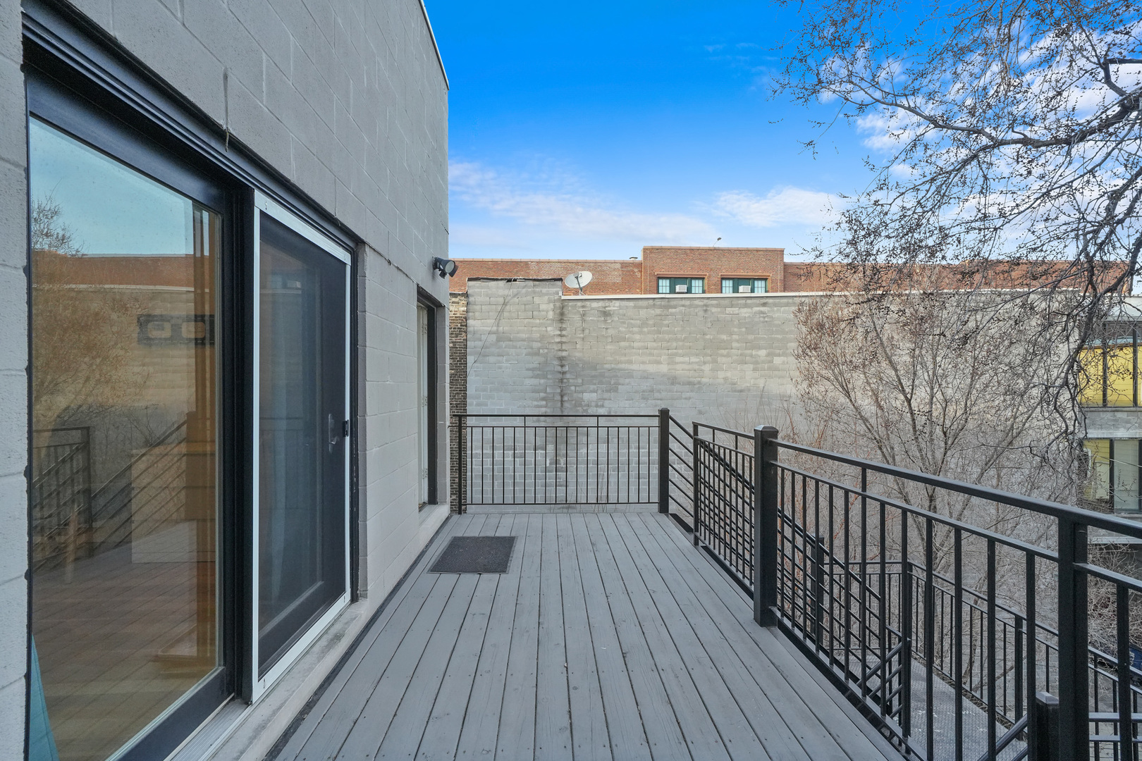 879 N Marshfield Avenue Unit: 3