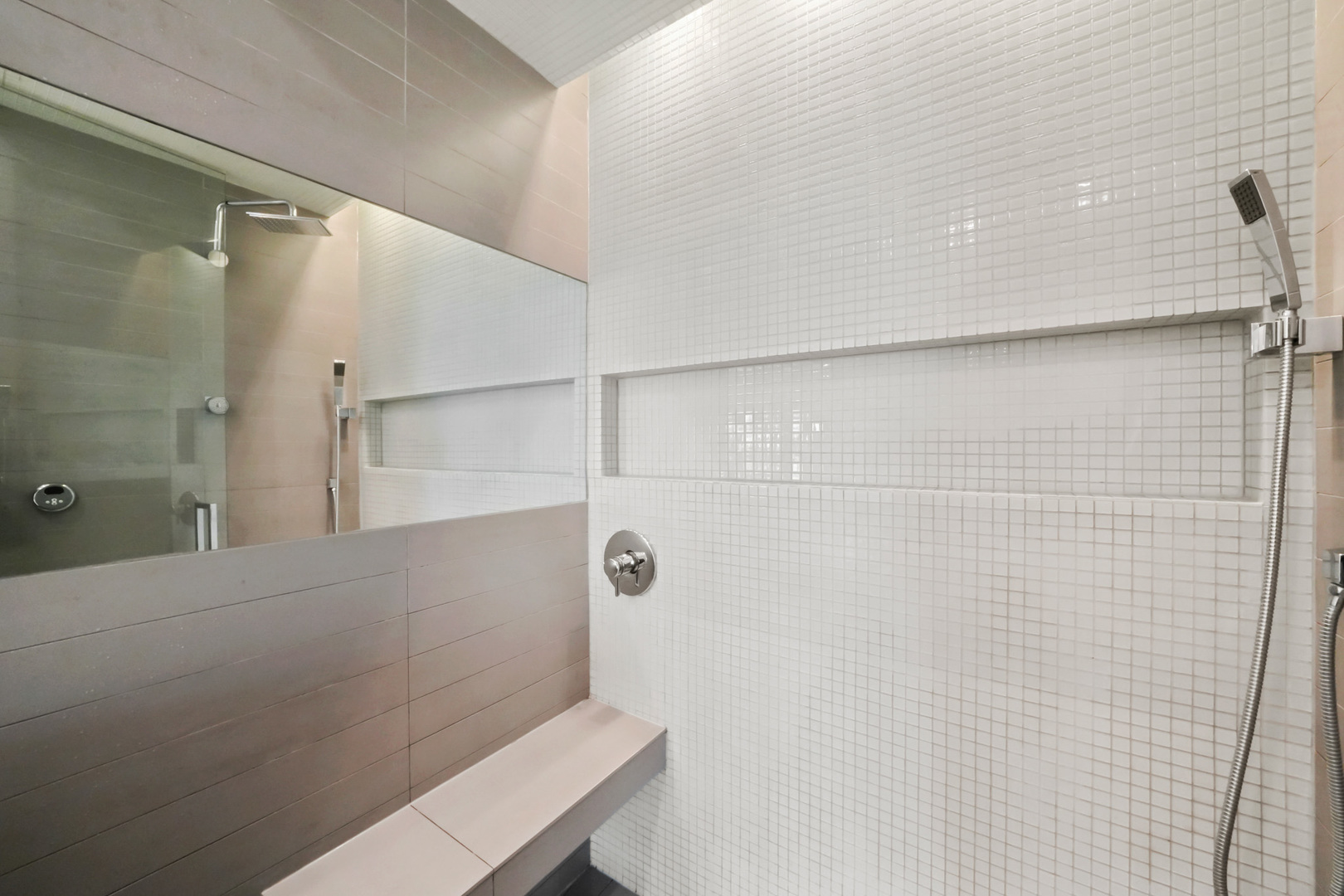 879 N Marshfield Avenue Unit: 3
