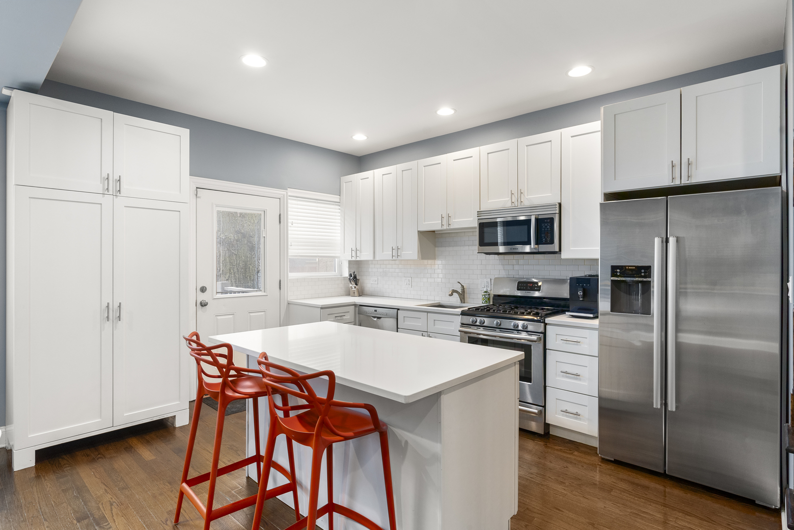 1541 W Addison Street