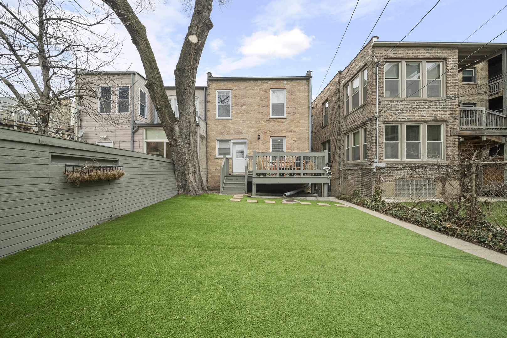 1541 W Addison Street