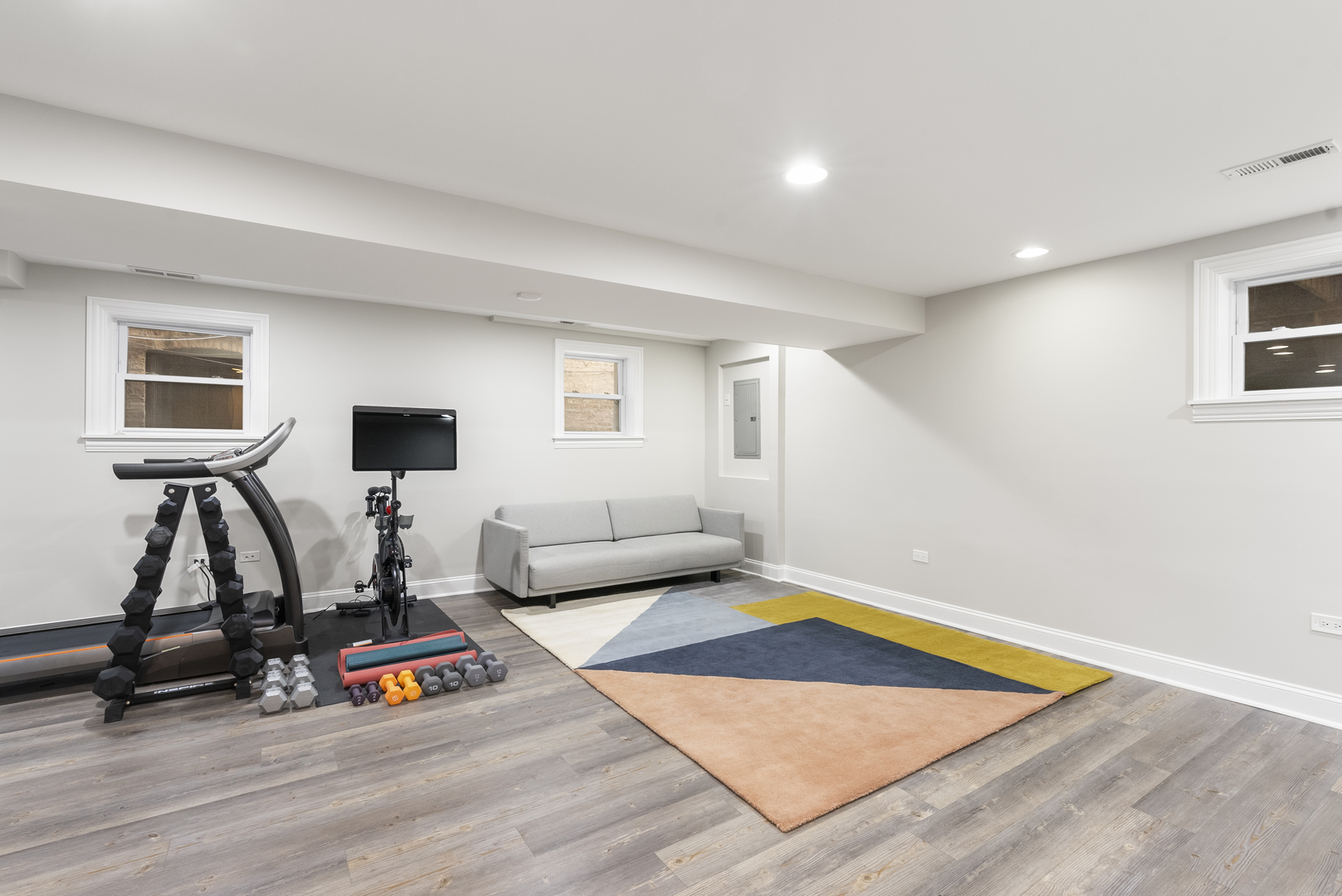 1541 W Addison Street