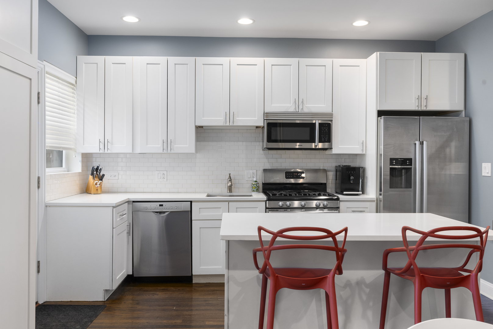 1541 W Addison Street