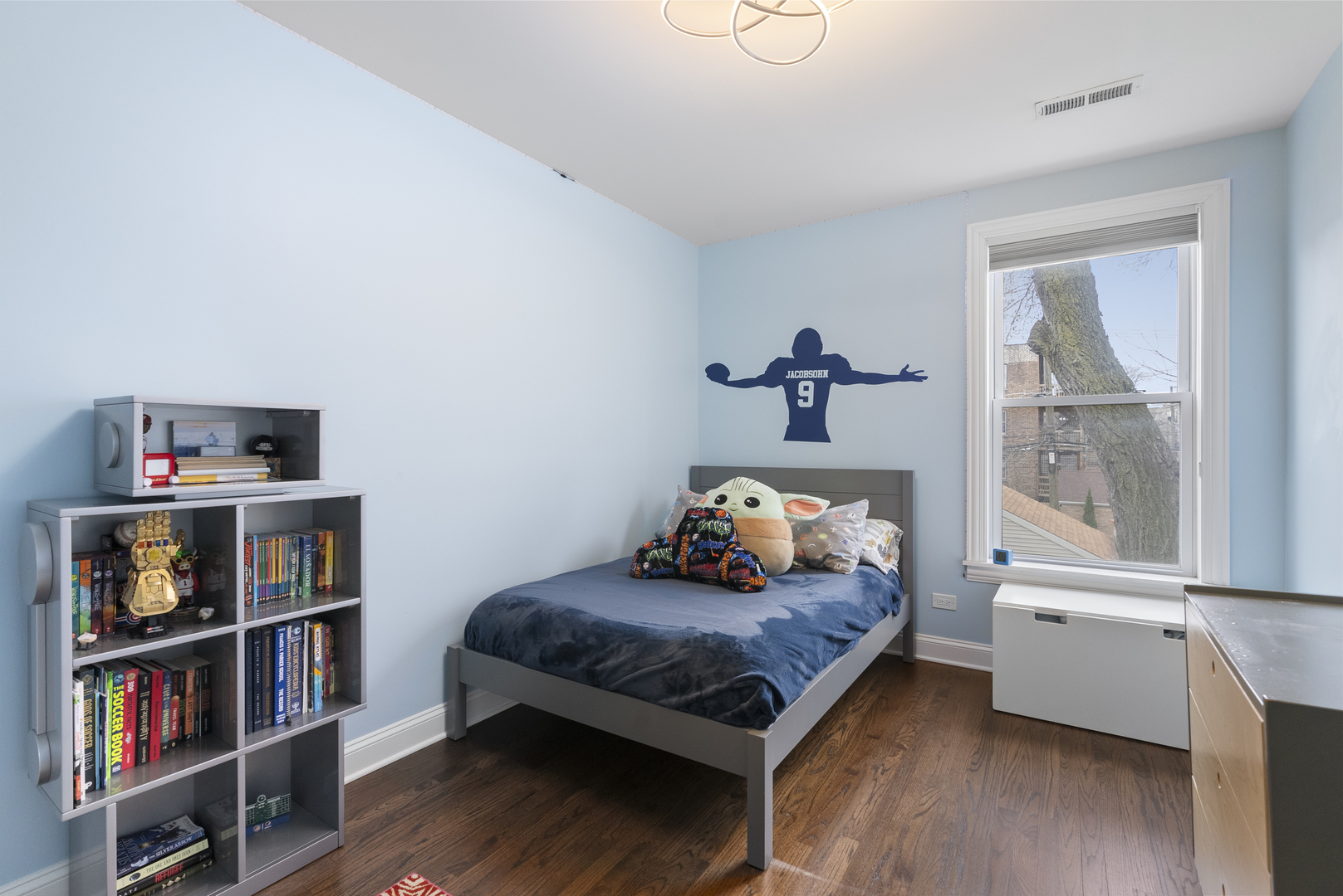 1541 W Addison Street