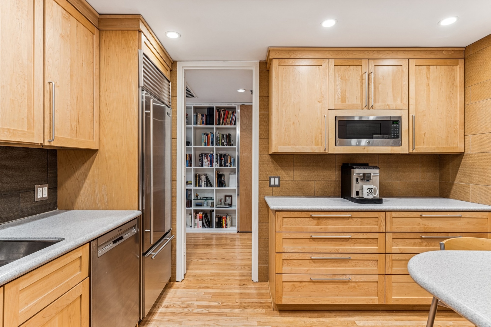 680 N Lake Shore Drive Unit: 1507